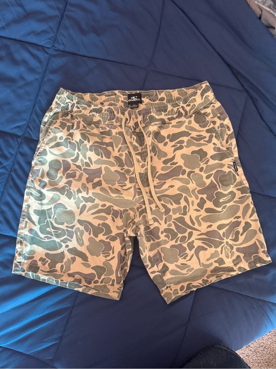 O'Neill Other - O'Neill Men’s Camouflage Drawstring Shorts in Olive & Tan